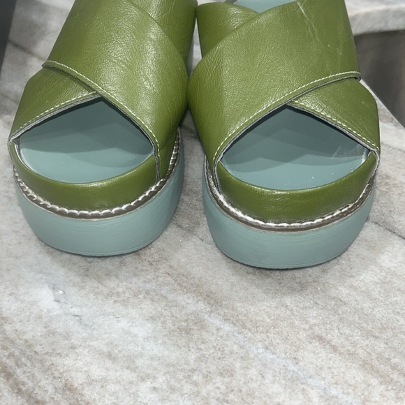 Platform Clog Gorgeous Colorway! - Picture 2 of 3